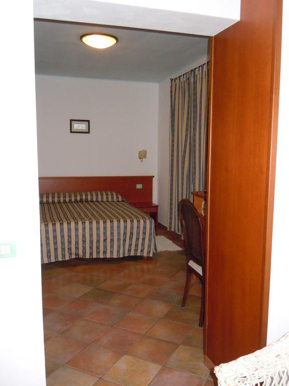 Il Castello Hotell Villaputzu Exteriör bild