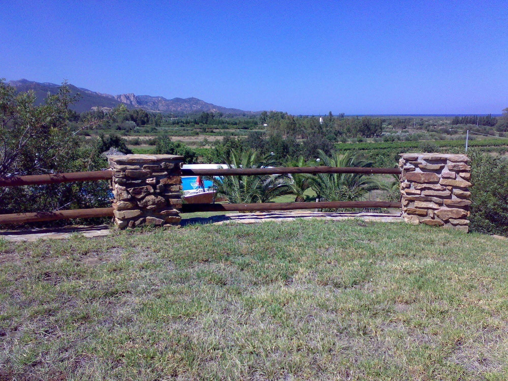 Il Castello Hotell Villaputzu Exteriör bild