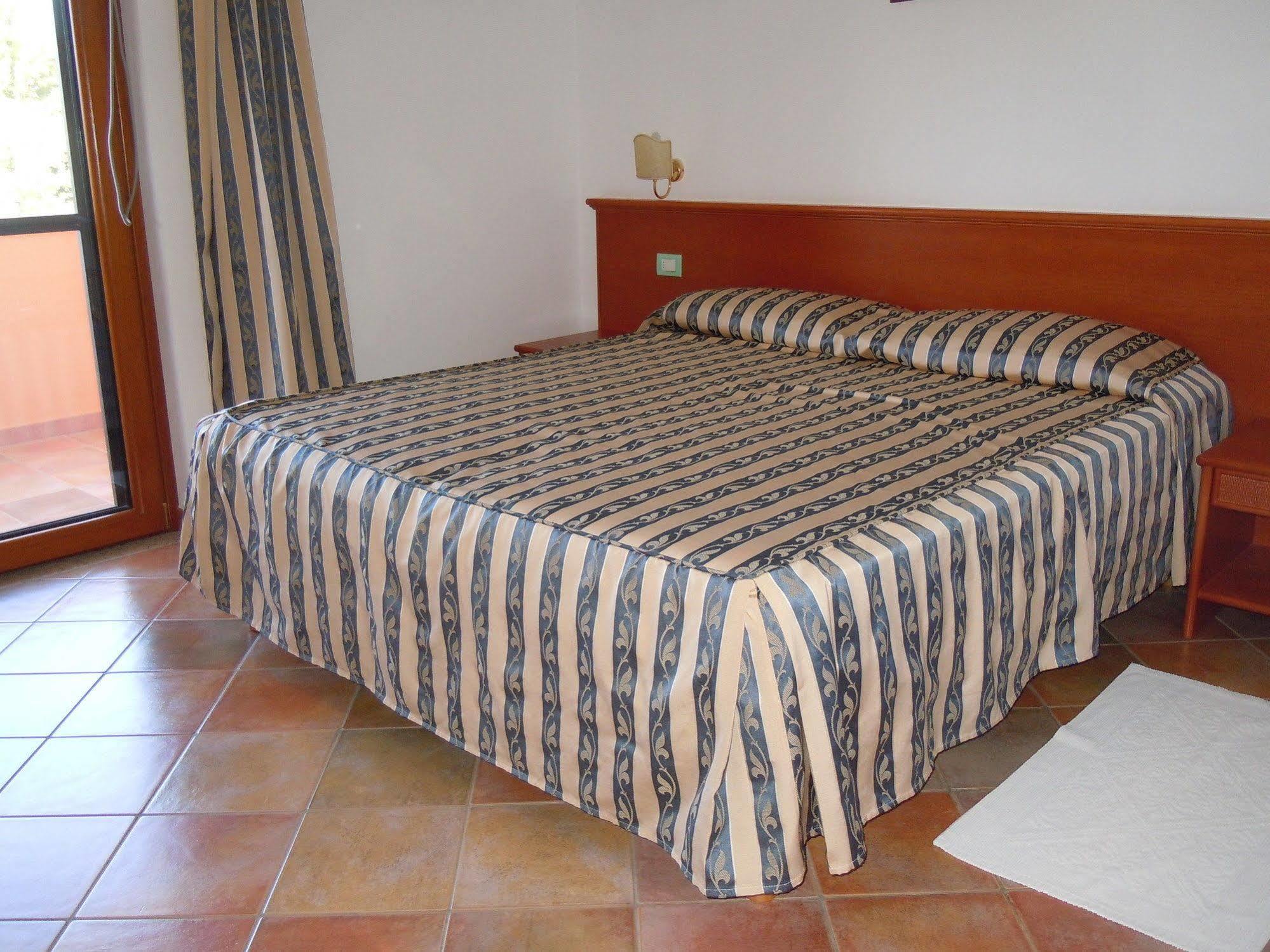 Il Castello Hotell Villaputzu Exteriör bild